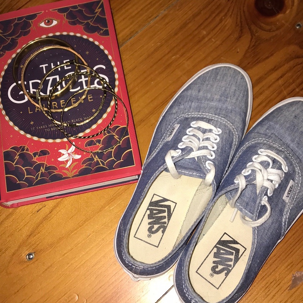 Vans Low Top Sneakers